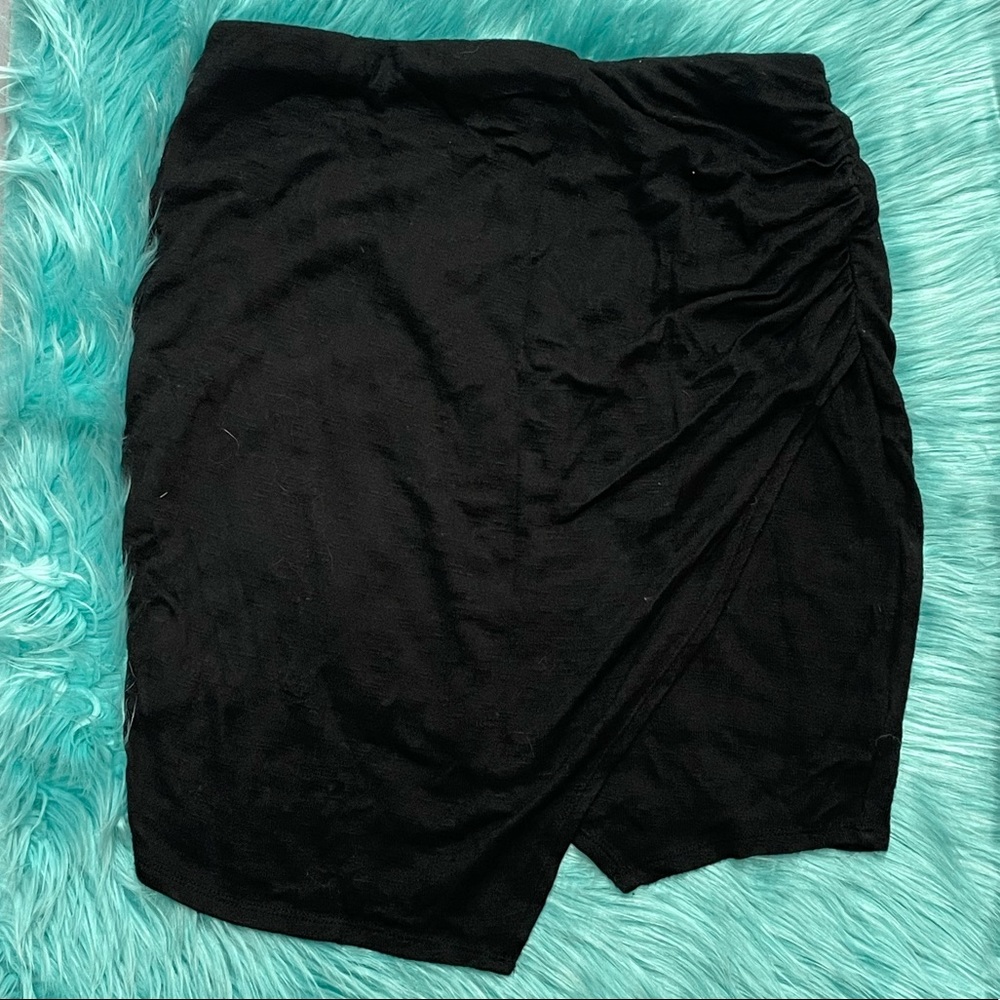 Sz Lg Asymmetrical Black Lined Skirt
